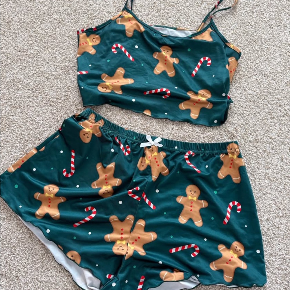 SHEIN Festive Gingerbread Pajama Set -
